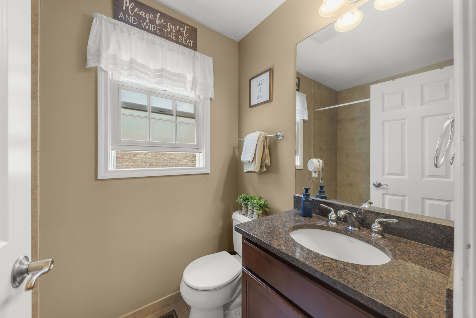 4528 Middaugh Avenue, Downers Grove, IL 60515