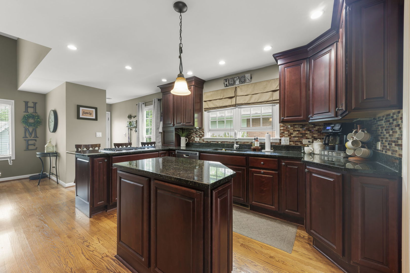 4528 Middaugh Avenue, Downers Grove, IL 60515