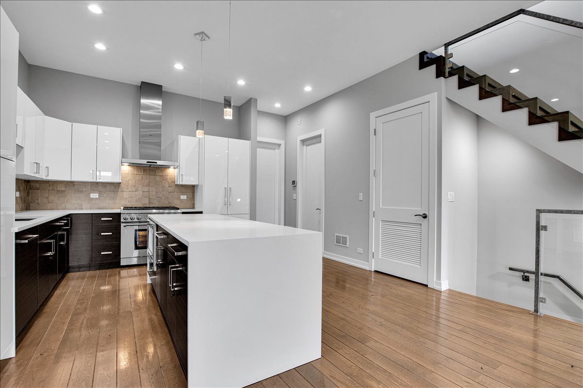 1821 W Armitage Avenue #3W, Chicago, IL 60622