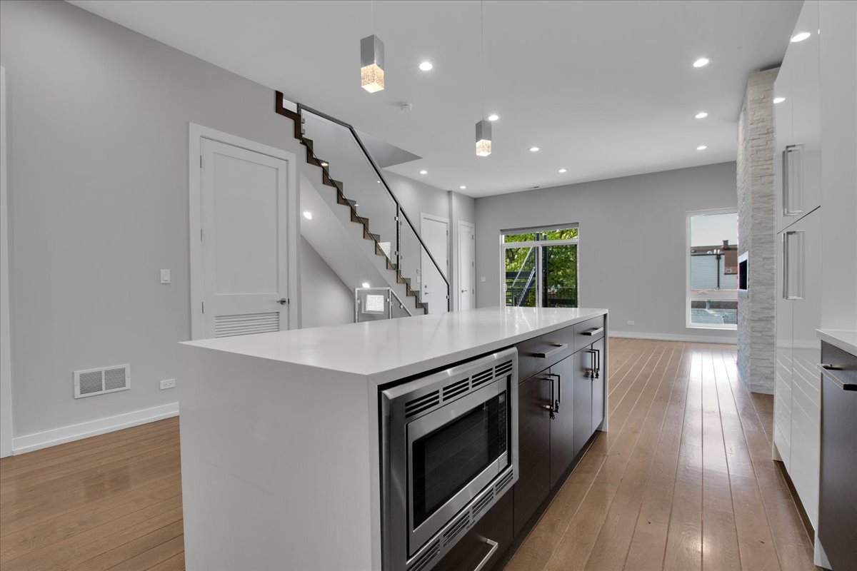 1821 W Armitage Avenue #3W, Chicago, IL 60622