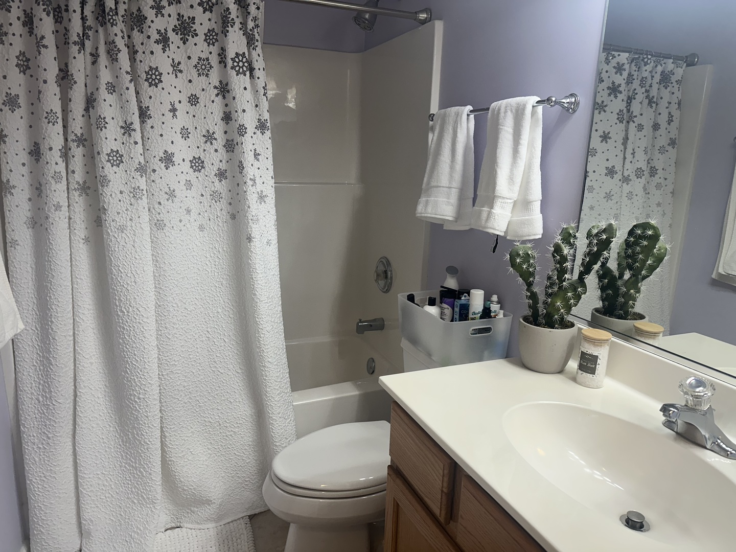 172 N East River Road #R, Des Plaines, IL 60016