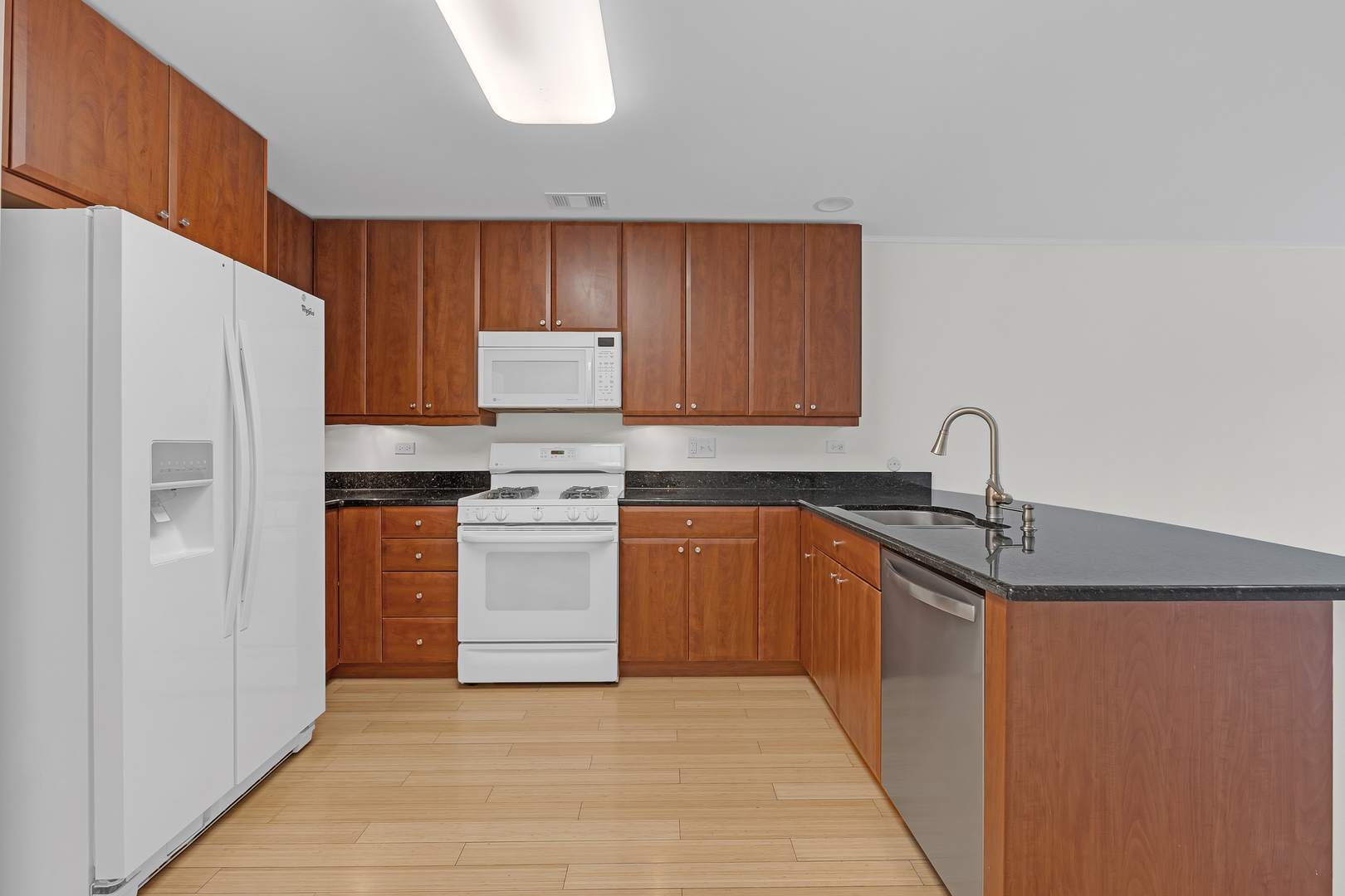 947 Kensington Drive #7-E3, Northbrook, IL 60062