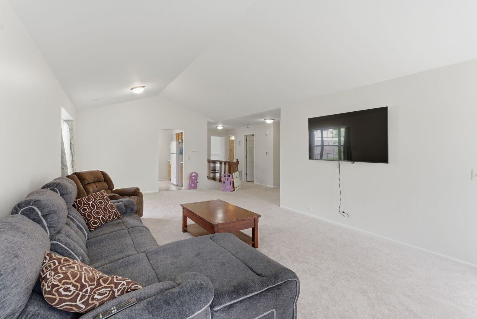 206 Glasgow Lane #B206, Schaumburg, IL 60194