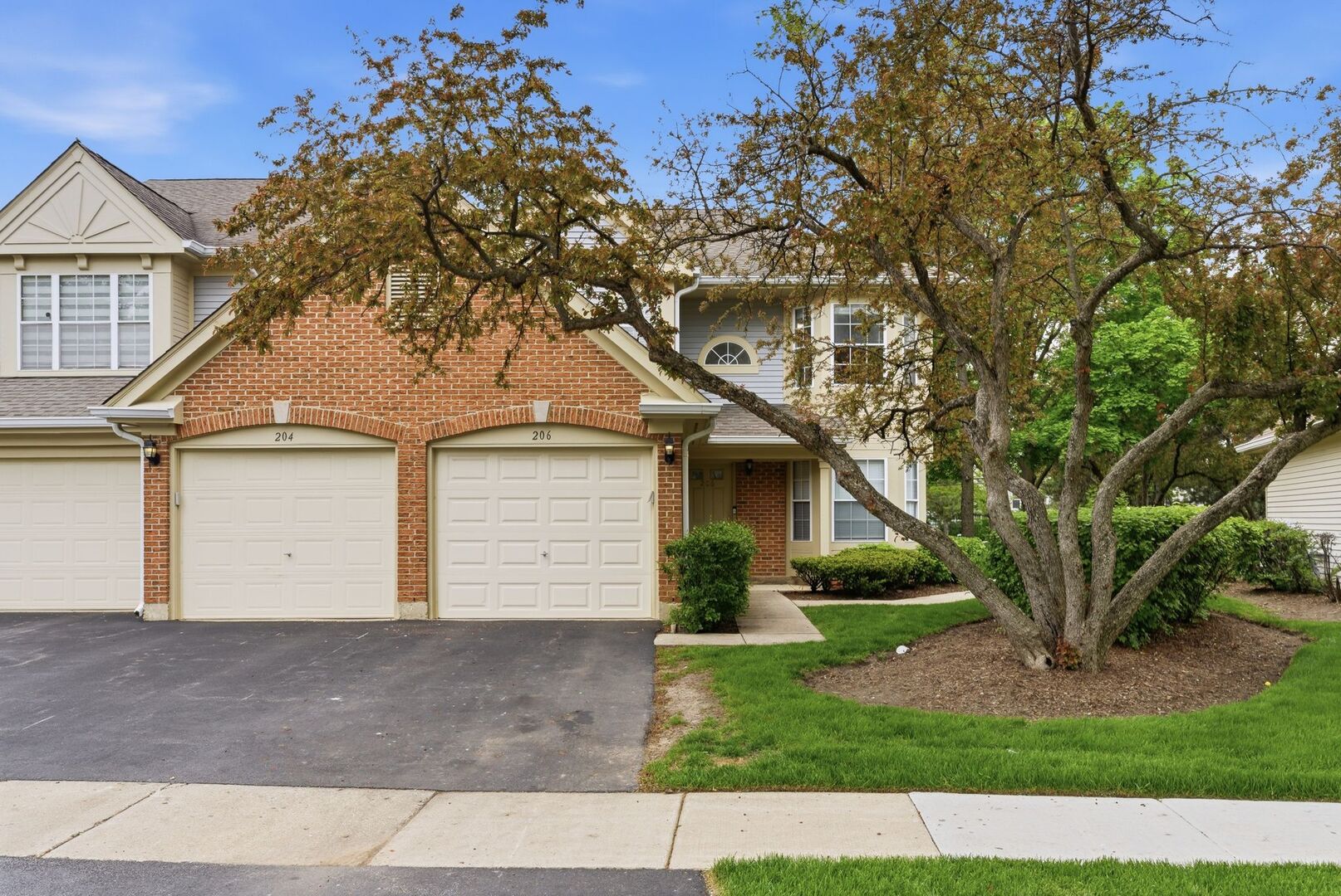 206 Glasgow Lane #B206, Schaumburg, IL 60194
