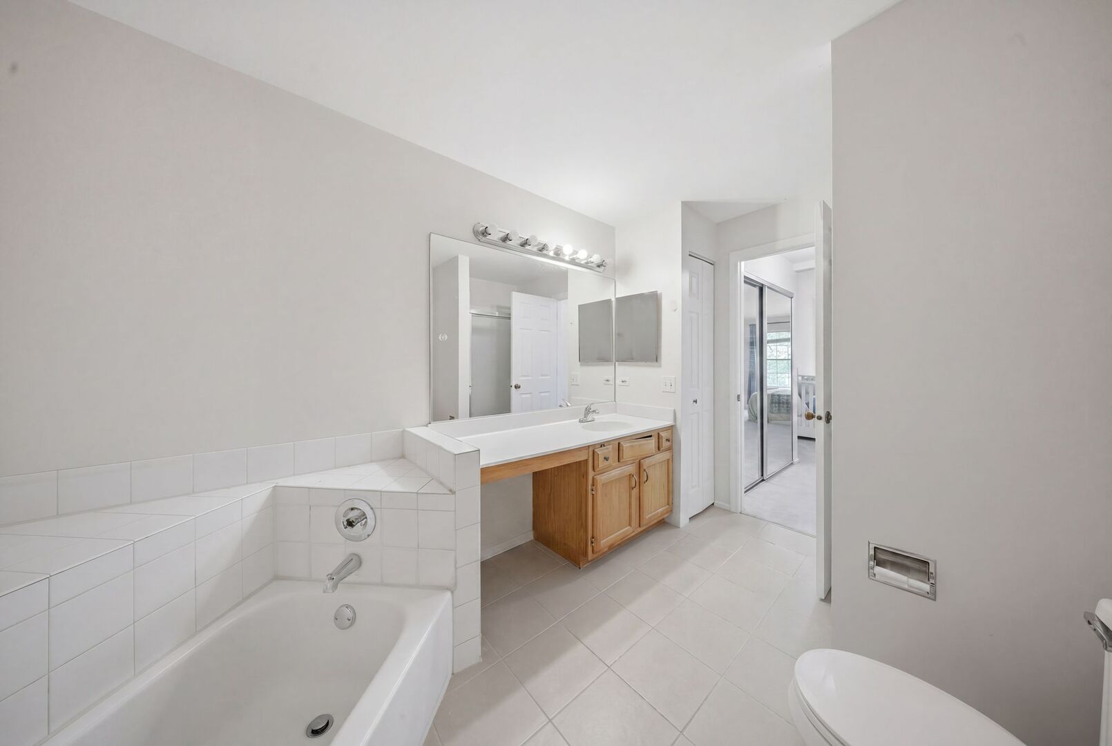 206 Glasgow Lane #B206, Schaumburg, IL 60194