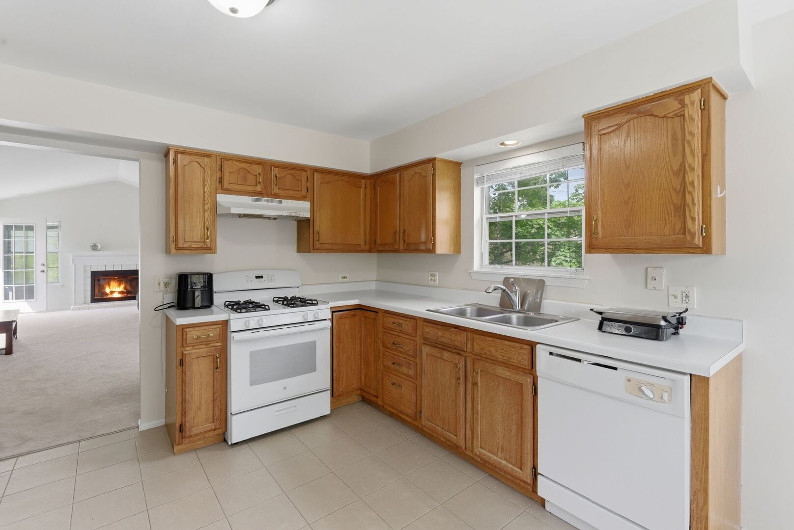 206 Glasgow Lane #B206, Schaumburg, IL 60194