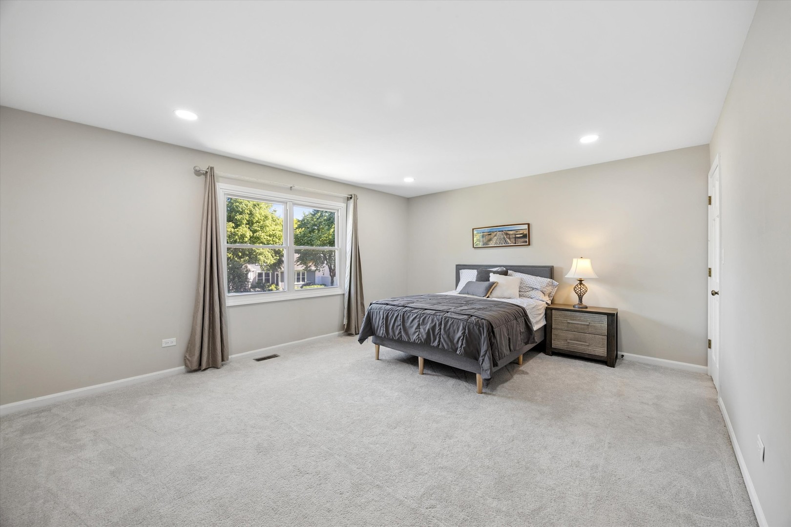 1524 Oswego Road, Naperville, IL 60540