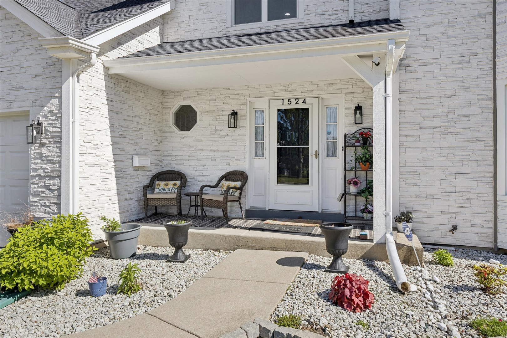 1524 Oswego Road, Naperville, IL 60540