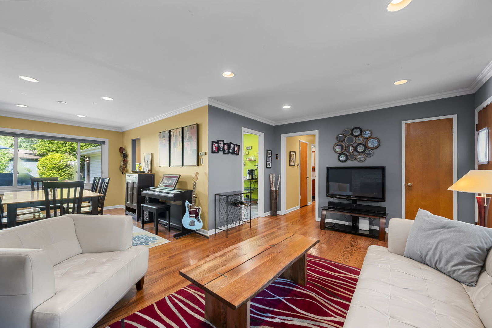 132 N PHELPS Avenue, Arlington Heights, IL 60004