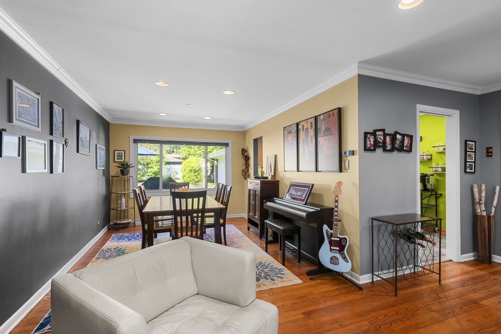 132 N PHELPS Avenue, Arlington Heights, IL 60004
