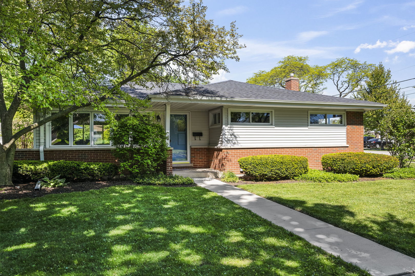 132 N PHELPS Avenue, Arlington Heights, IL 60004