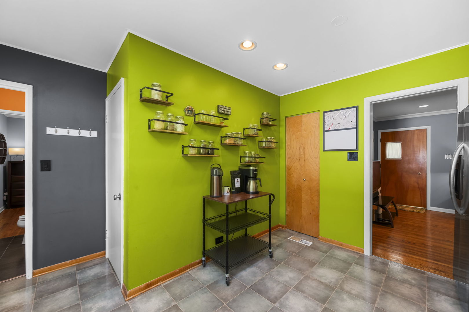 132 N PHELPS Avenue, Arlington Heights, IL 60004