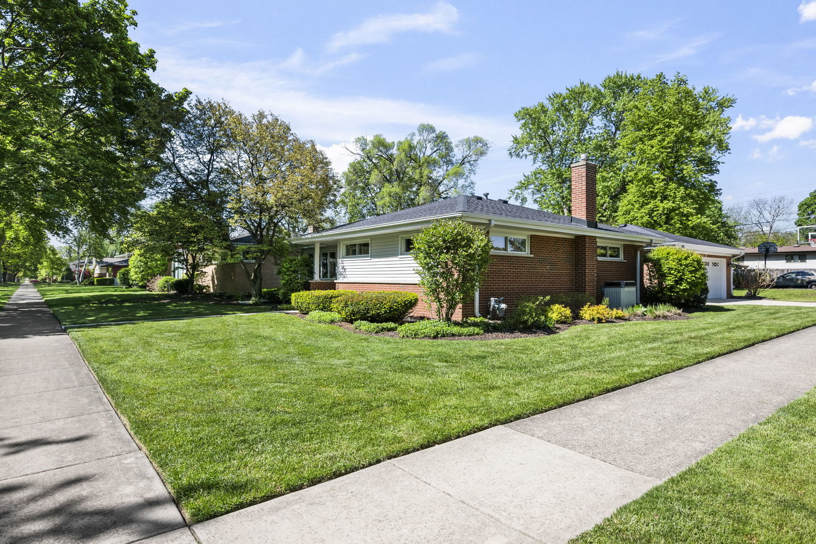 132 N PHELPS Avenue, Arlington Heights, IL 60004