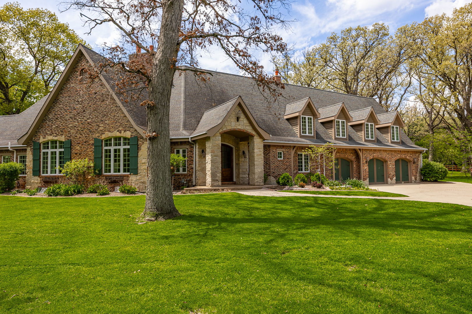 7S460 Donwood Drive, Naperville, IL 60540