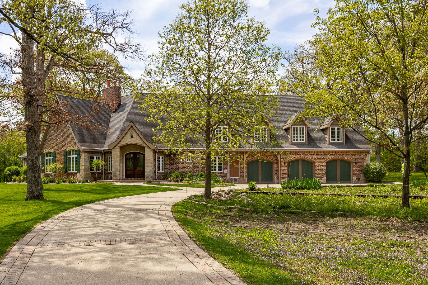 7S460 Donwood Drive, Naperville, IL 60540