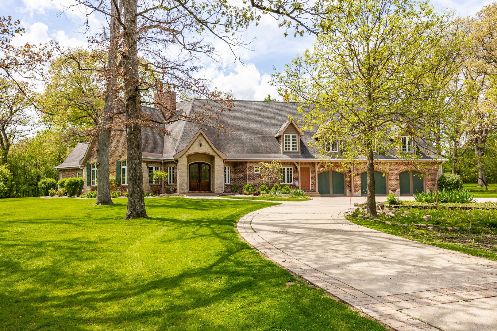 7S460 Donwood Drive, Naperville, IL 60540
