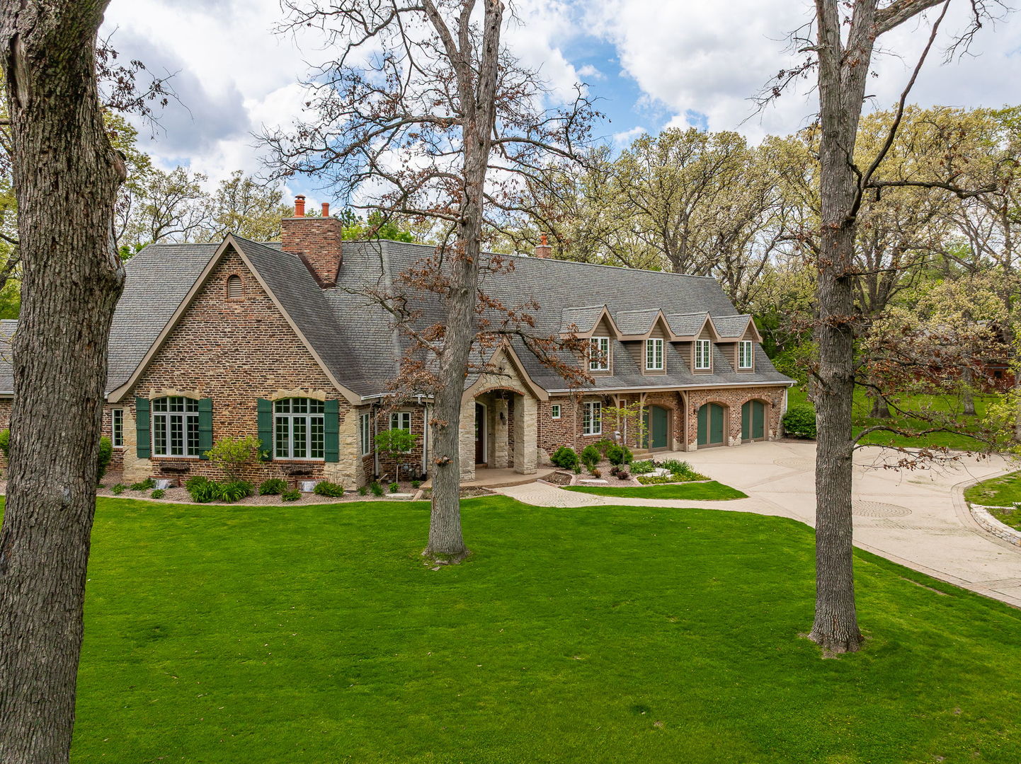 7S460 Donwood Drive, Naperville, IL 60540