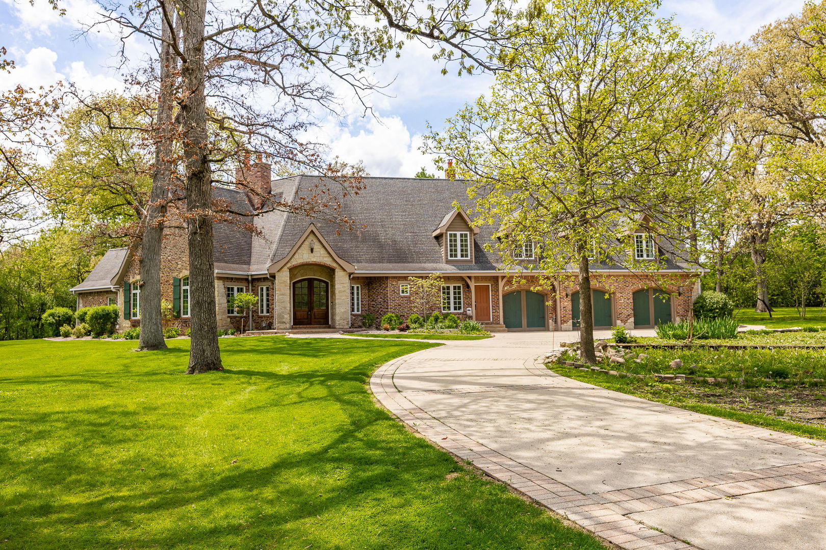 7S460 Donwood Drive, Naperville, IL 60540