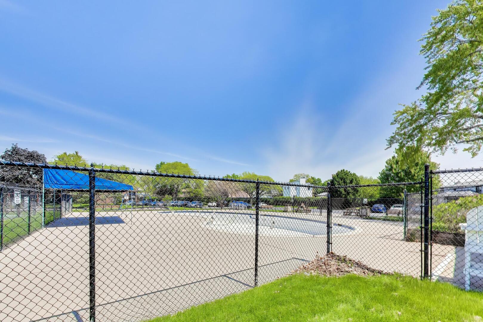 1425 Sandpebble Drive #104, Wheeling, IL 60090