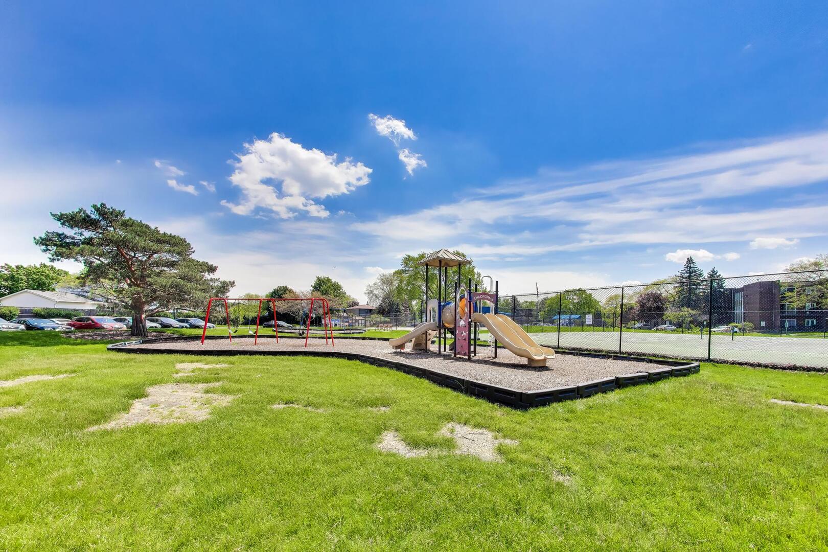 1425 Sandpebble Drive #104, Wheeling, IL 60090