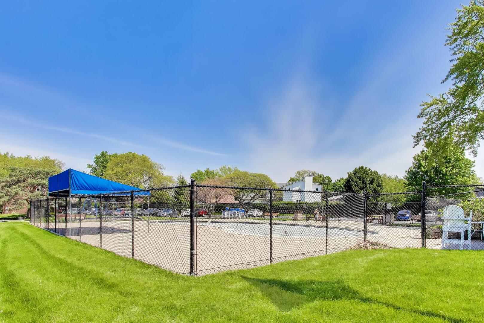 1425 Sandpebble Drive #104, Wheeling, IL 60090