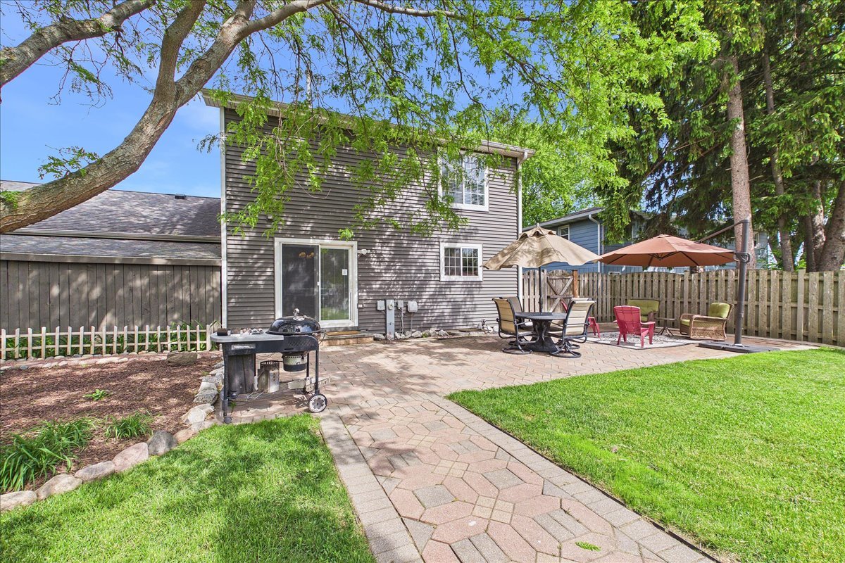 816 Belle Plaine Avenue, Gurnee, IL 60031
