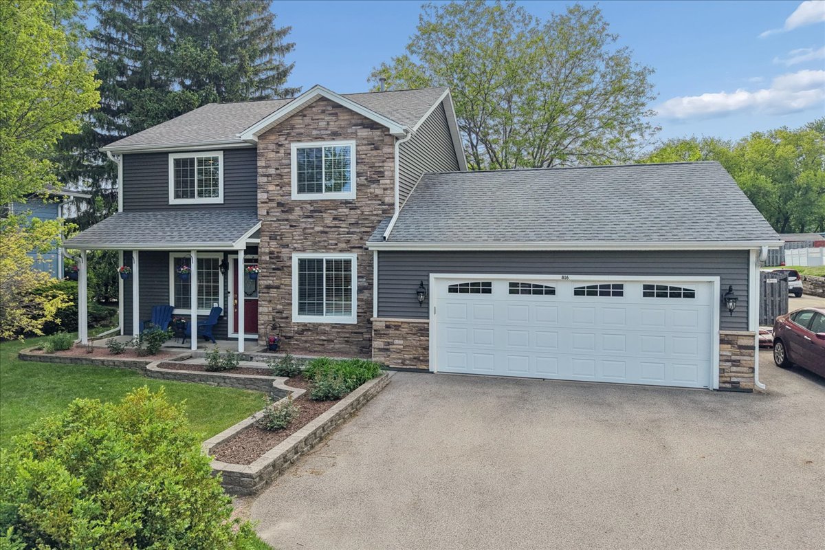 816 Belle Plaine Avenue, Gurnee, IL 60031