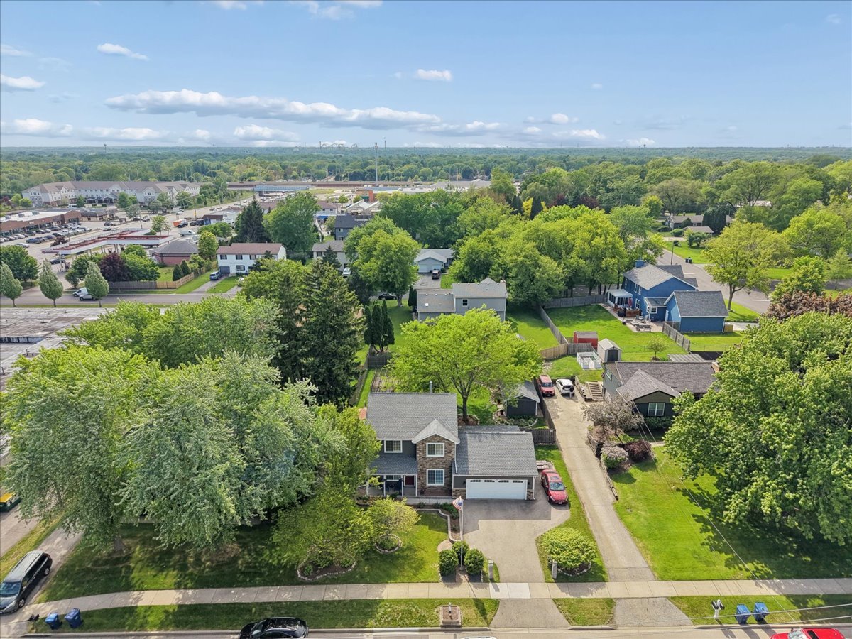 816 Belle Plaine Avenue, Gurnee, IL 60031