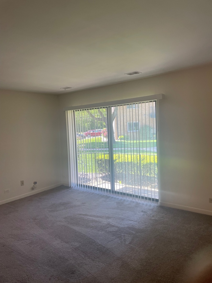 4925 W 109th Street #102, Oak Lawn, IL 60453