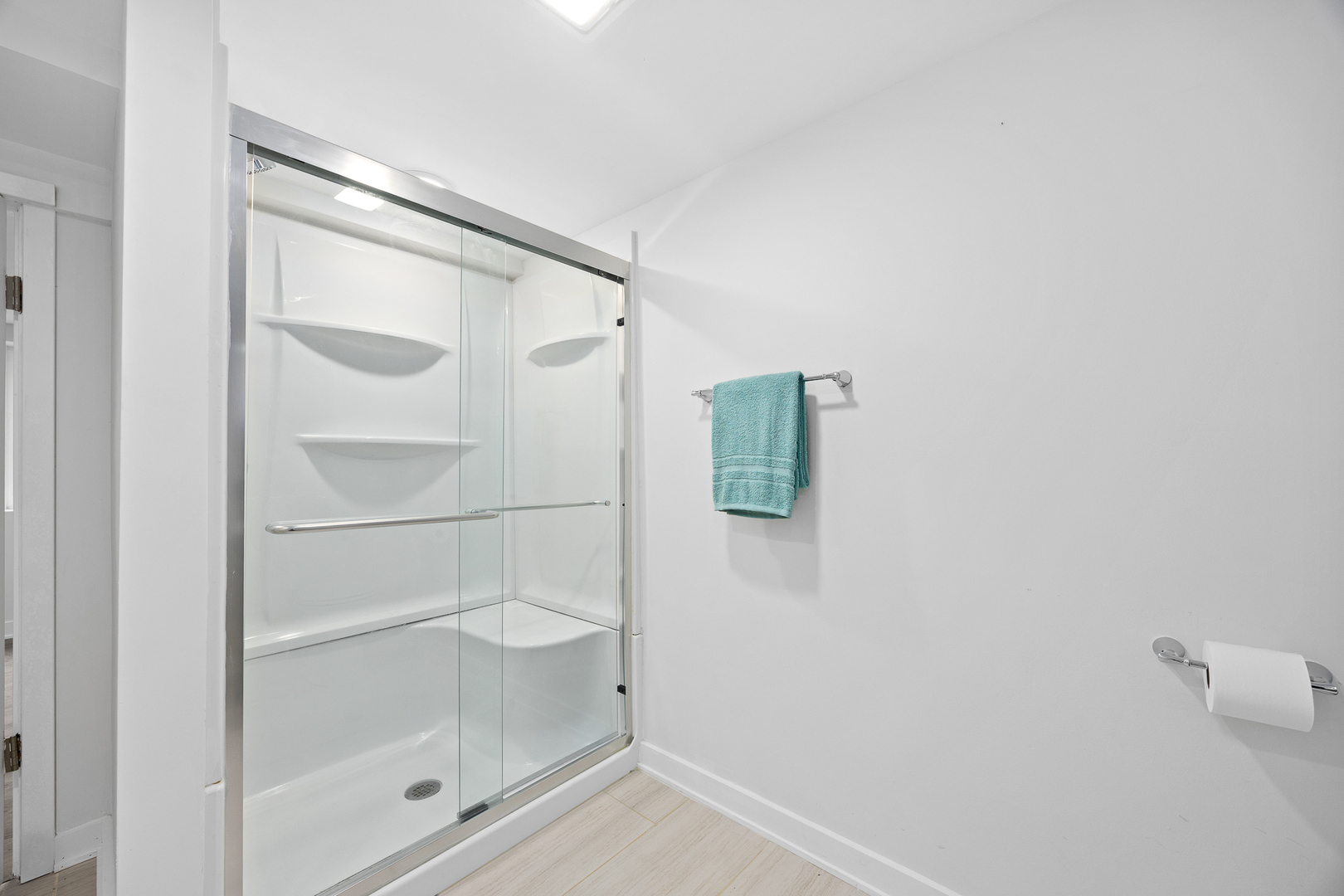 6214 Pershing Avenue, Downers Grove, IL 60516