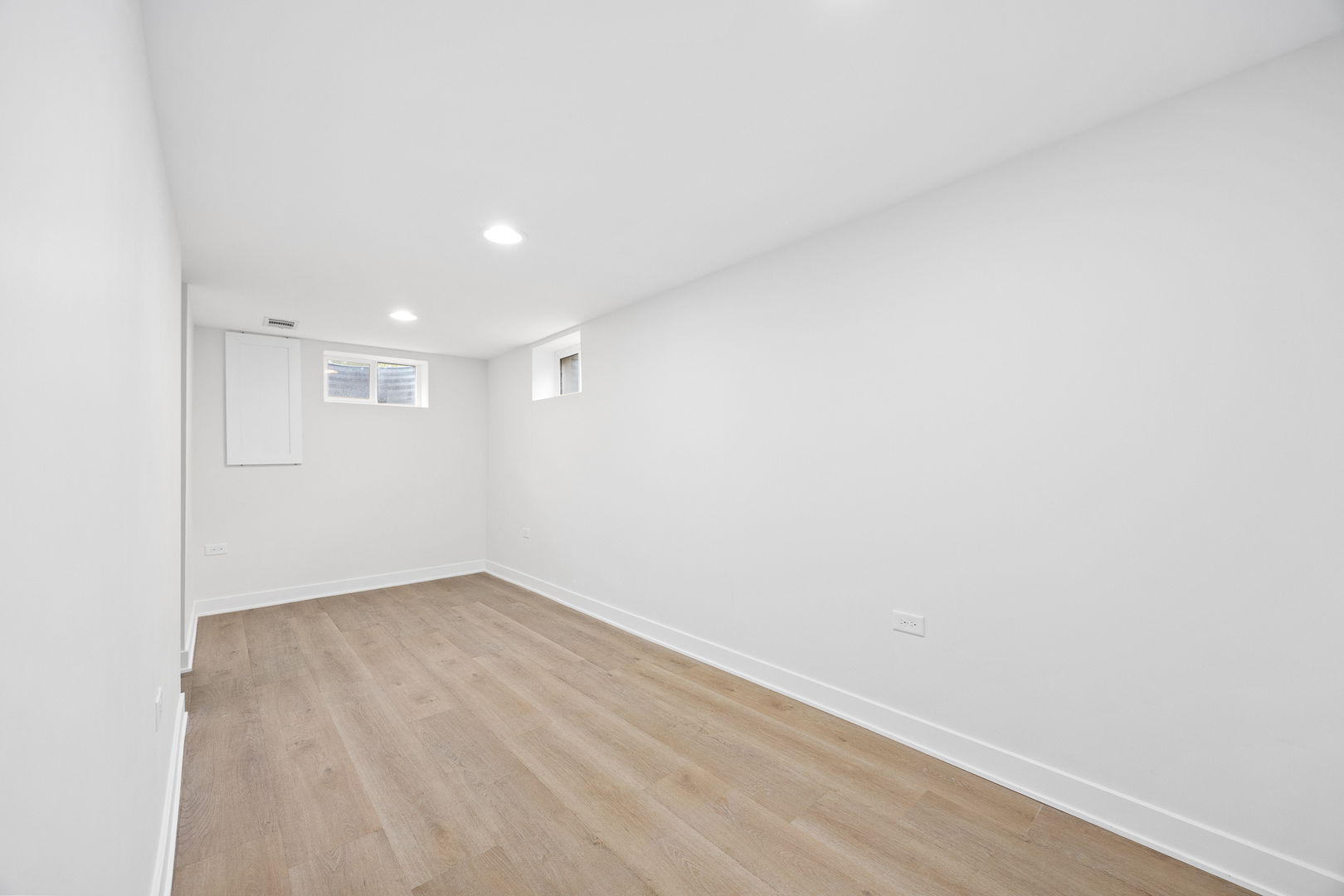 6214 Pershing Avenue, Downers Grove, IL 60516