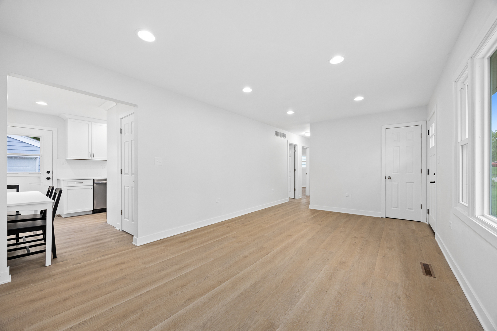 6214 Pershing Avenue, Downers Grove, IL 60516