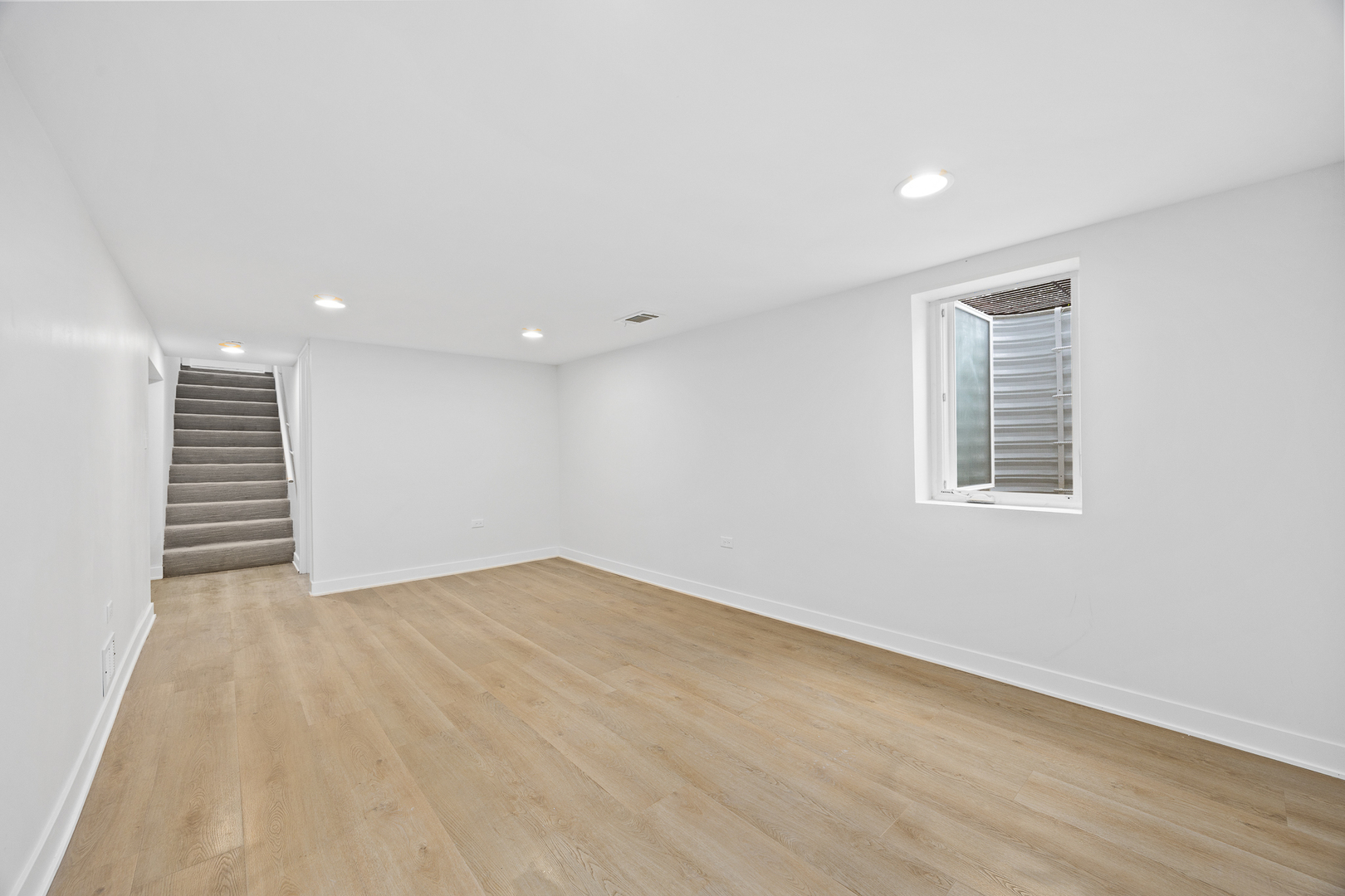 6214 Pershing Avenue, Downers Grove, IL 60516