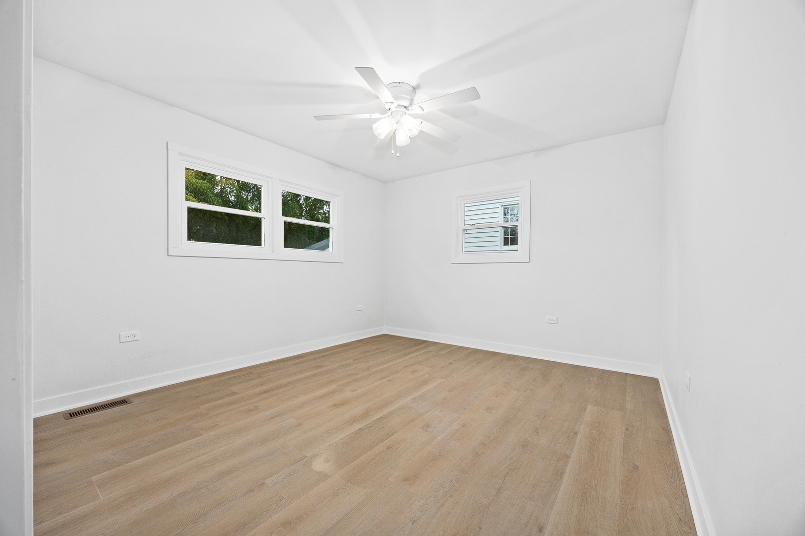 6214 Pershing Avenue, Downers Grove, IL 60516