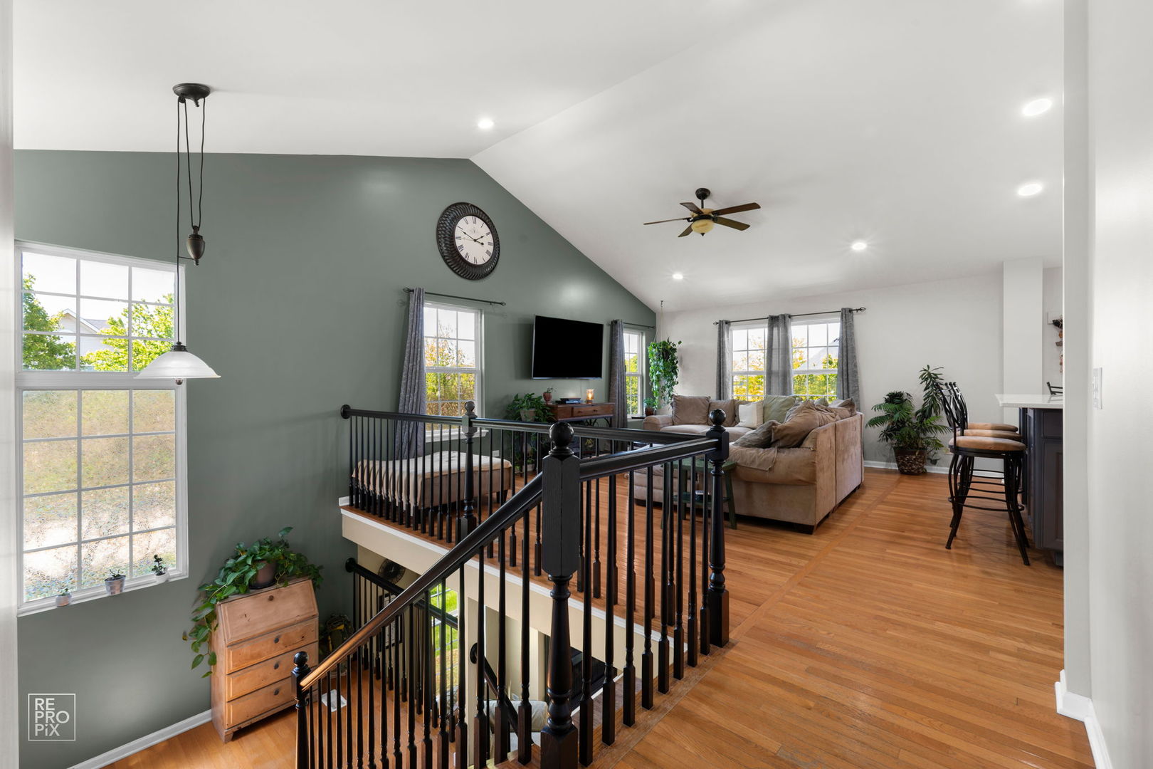 1948 Sundrop Court, Bartlett, IL 60103