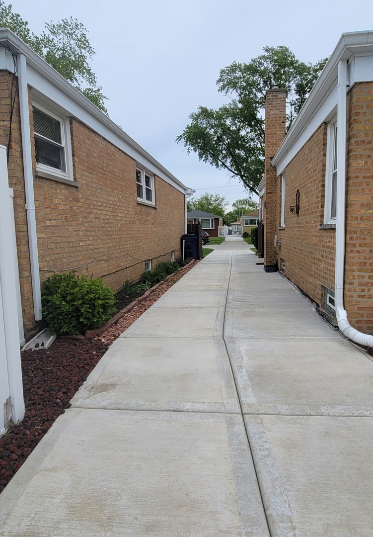 3634 Sarah Street, Franklin Park, IL 60131