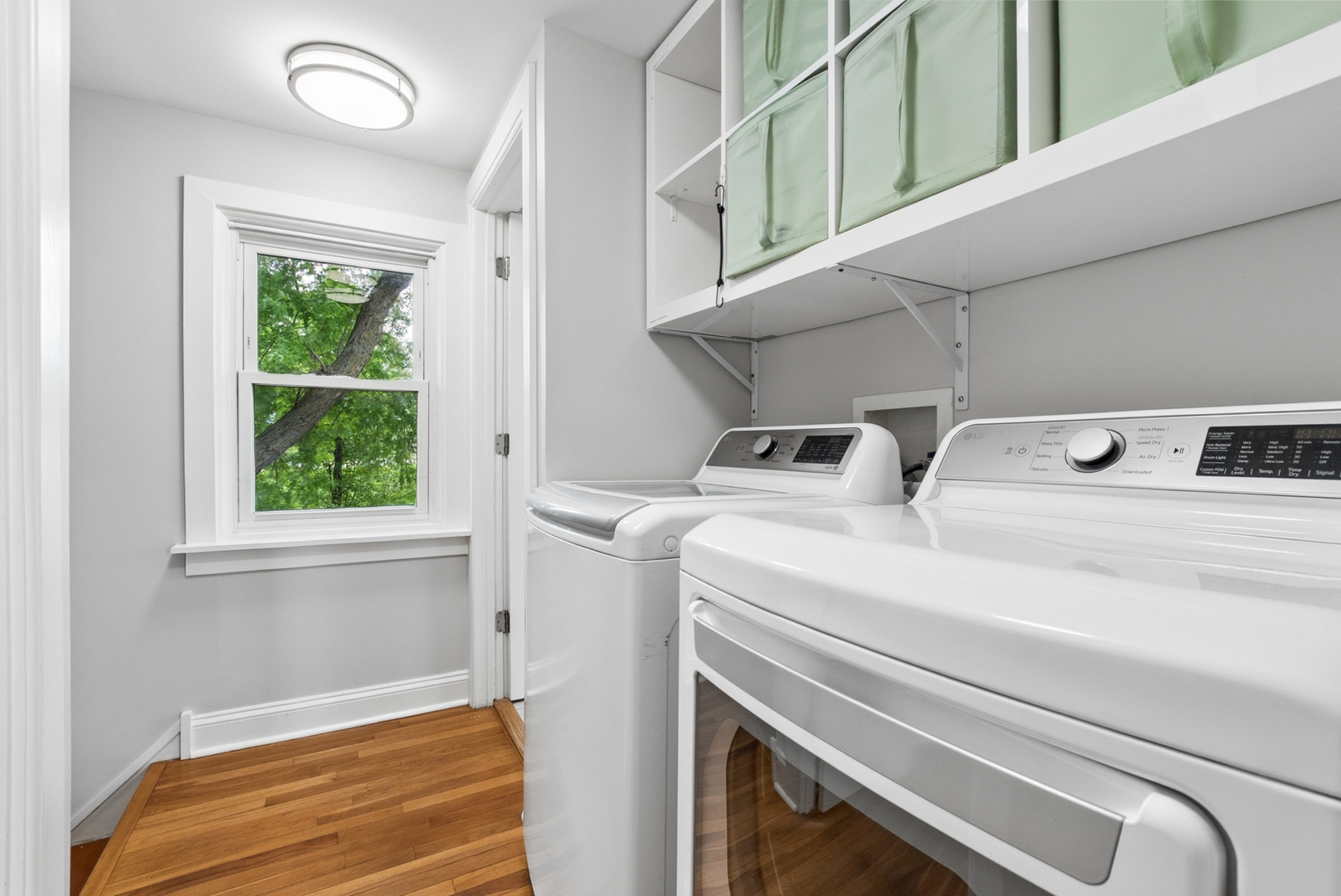 634 E 5th Avenue, Naperville, IL 60563