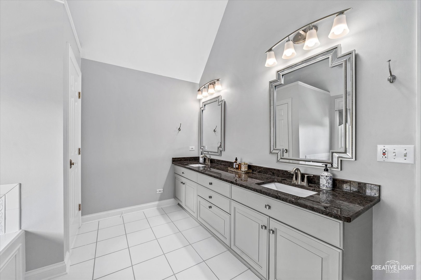 3N890 Emily Dickinson Lane, St. Charles, IL 60175