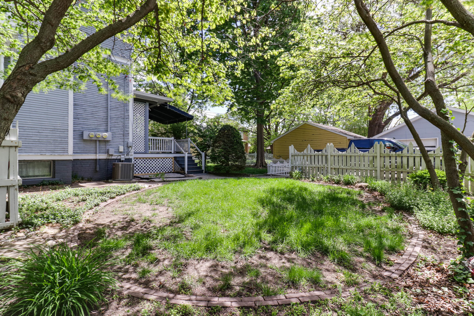 903 E Jefferson Street, Bloomington, IL 61701