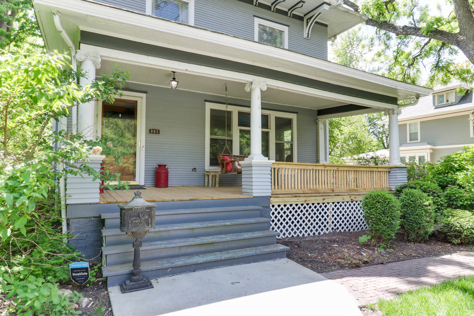 903 E Jefferson Street, Bloomington, IL 61701