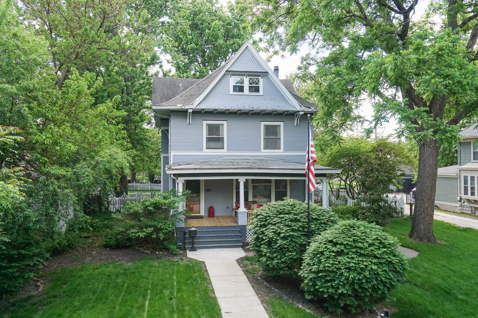 903 E Jefferson Street, Bloomington, IL 61701