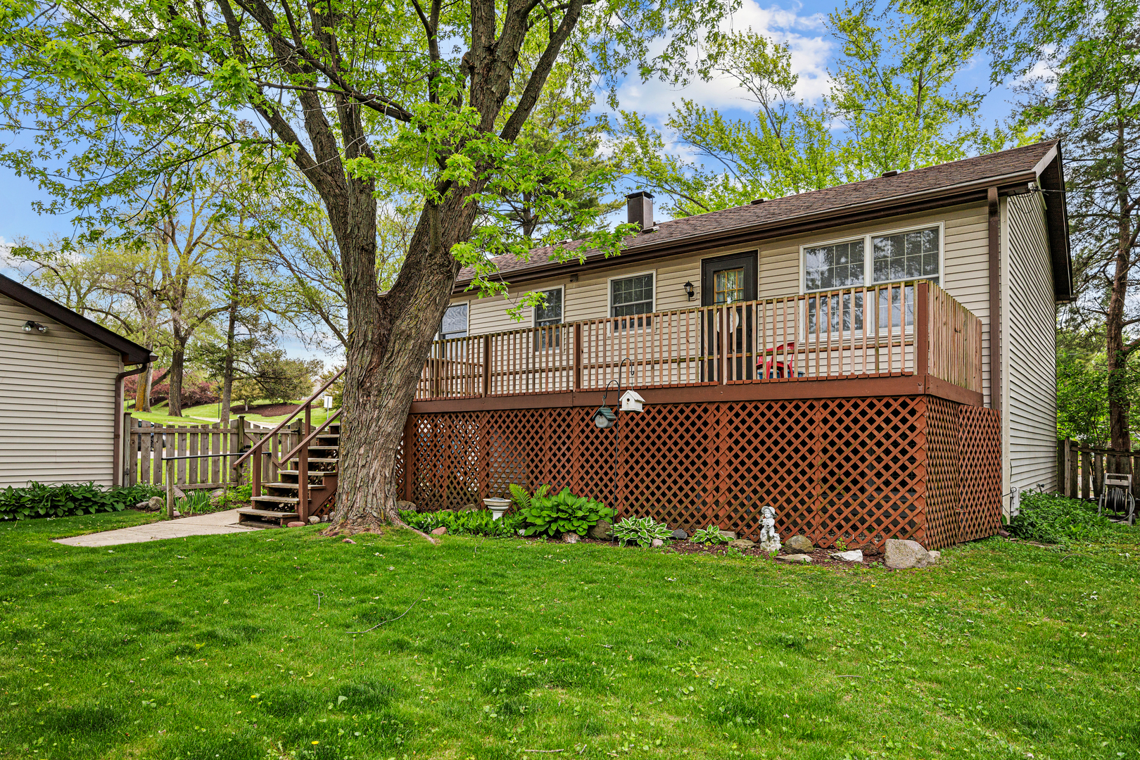 26 Miller Road, Lake In The Hills, IL 60156