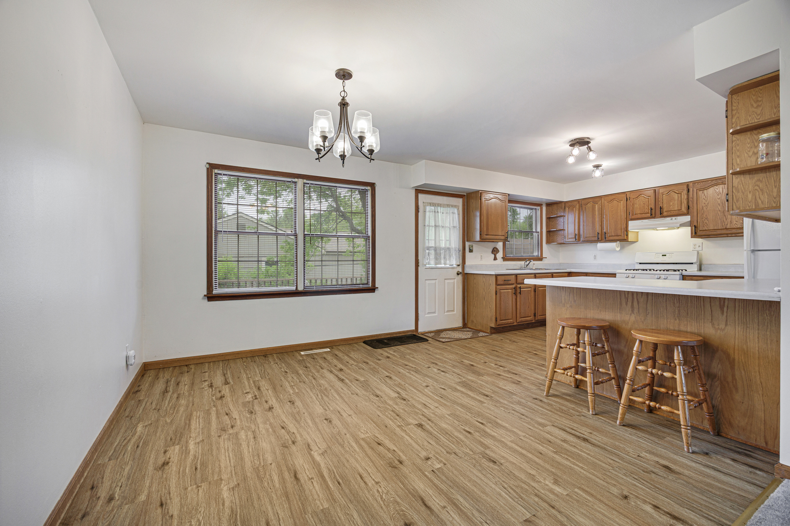 26 Miller Road, Lake In The Hills, IL 60156