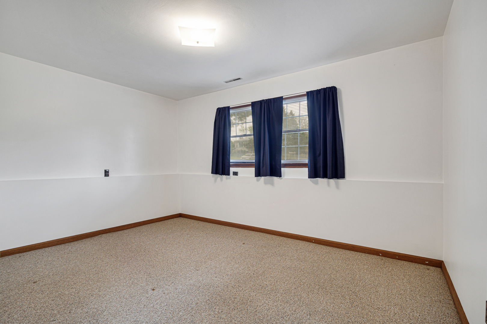 26 Miller Road, Lake In The Hills, IL 60156
