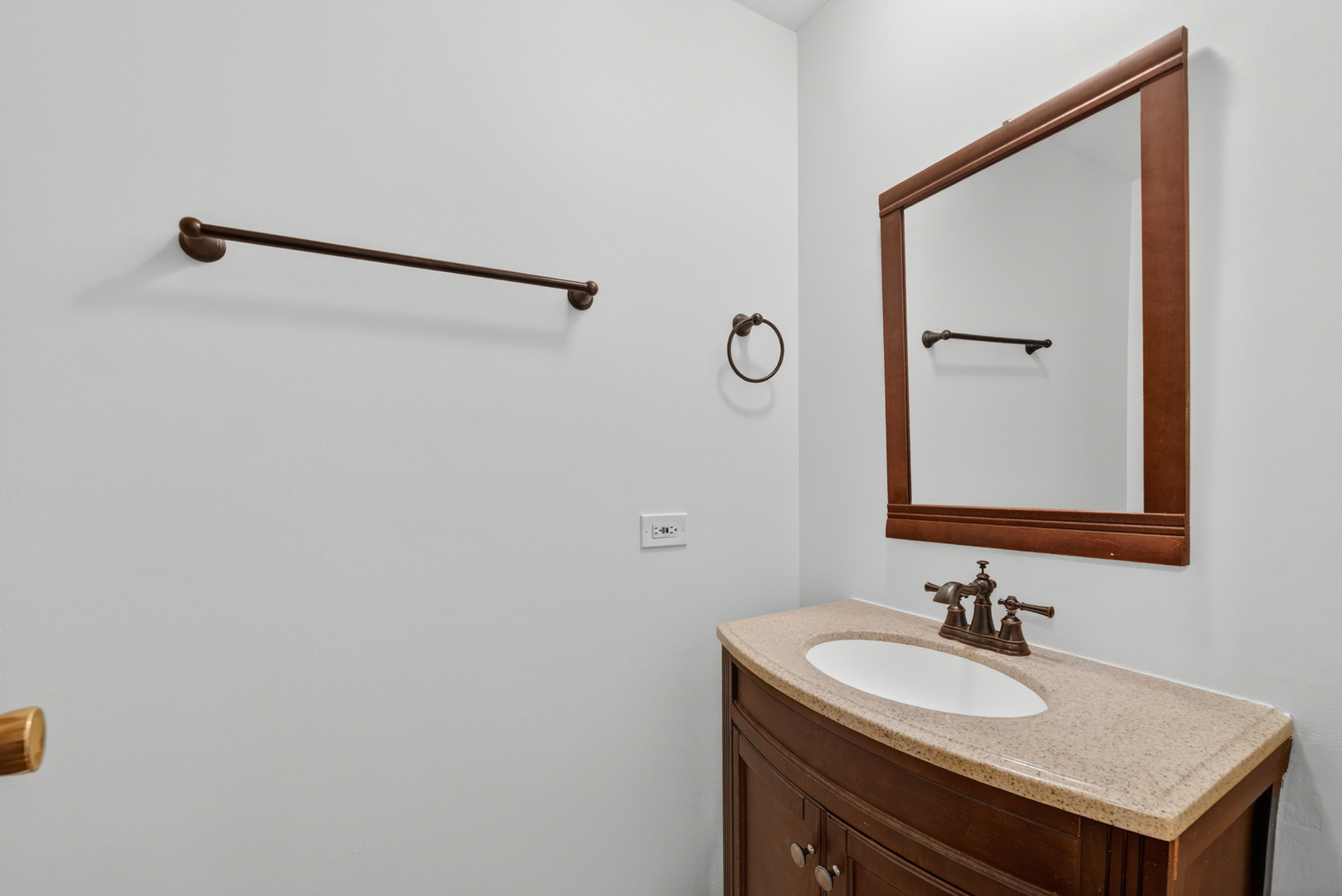 1717 N Burning Bush Lane, Mount Prospect, IL 60056