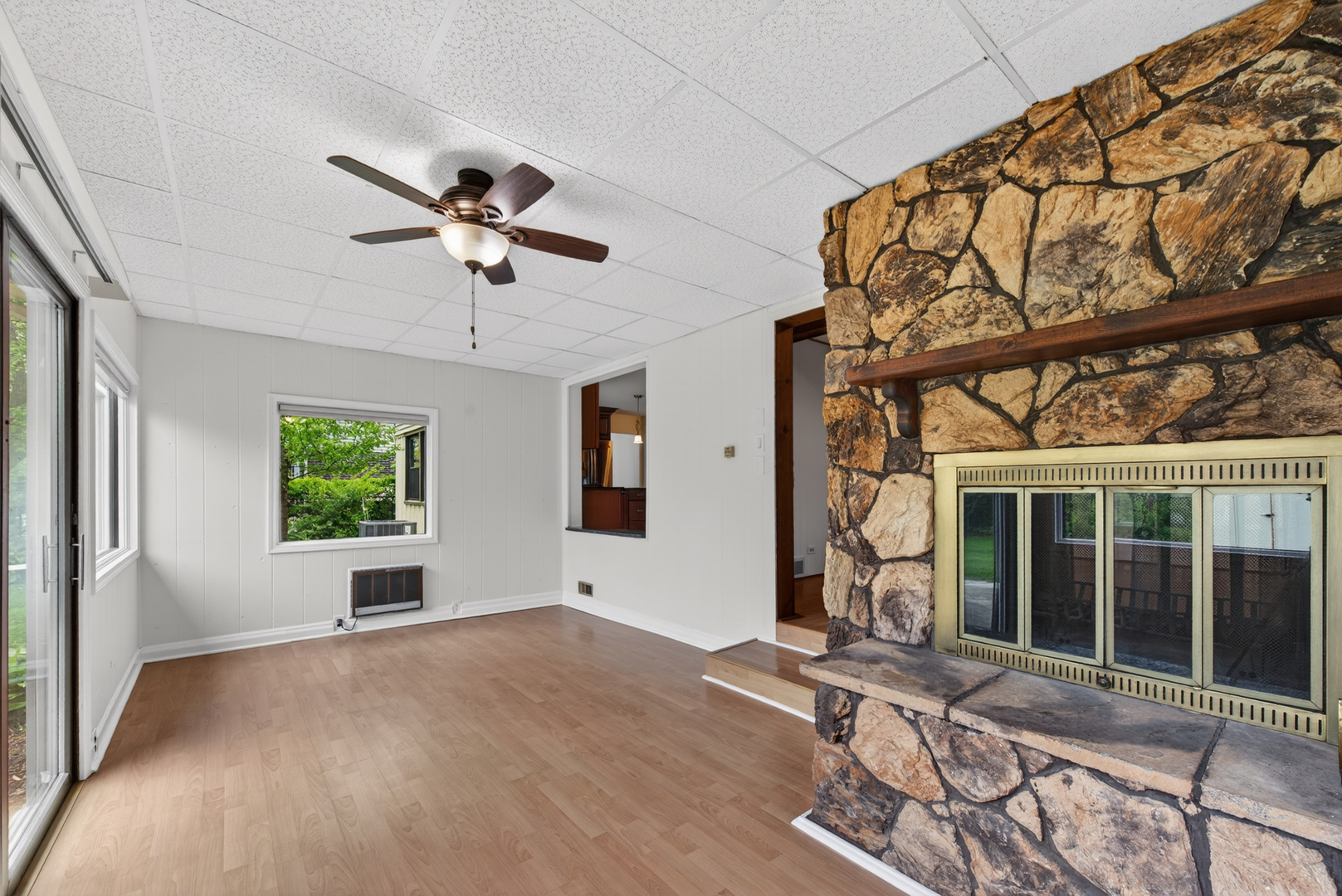 1717 N Burning Bush Lane, Mount Prospect, IL 60056
