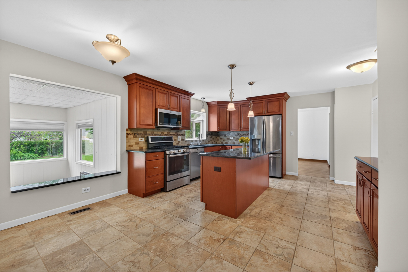 1717 N Burning Bush Lane, Mount Prospect, IL 60056