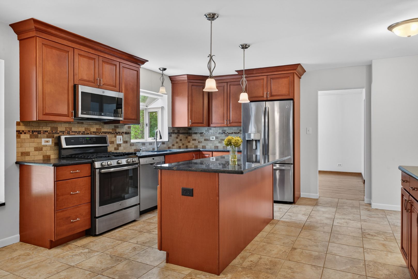 1717 N Burning Bush Lane, Mount Prospect, IL 60056