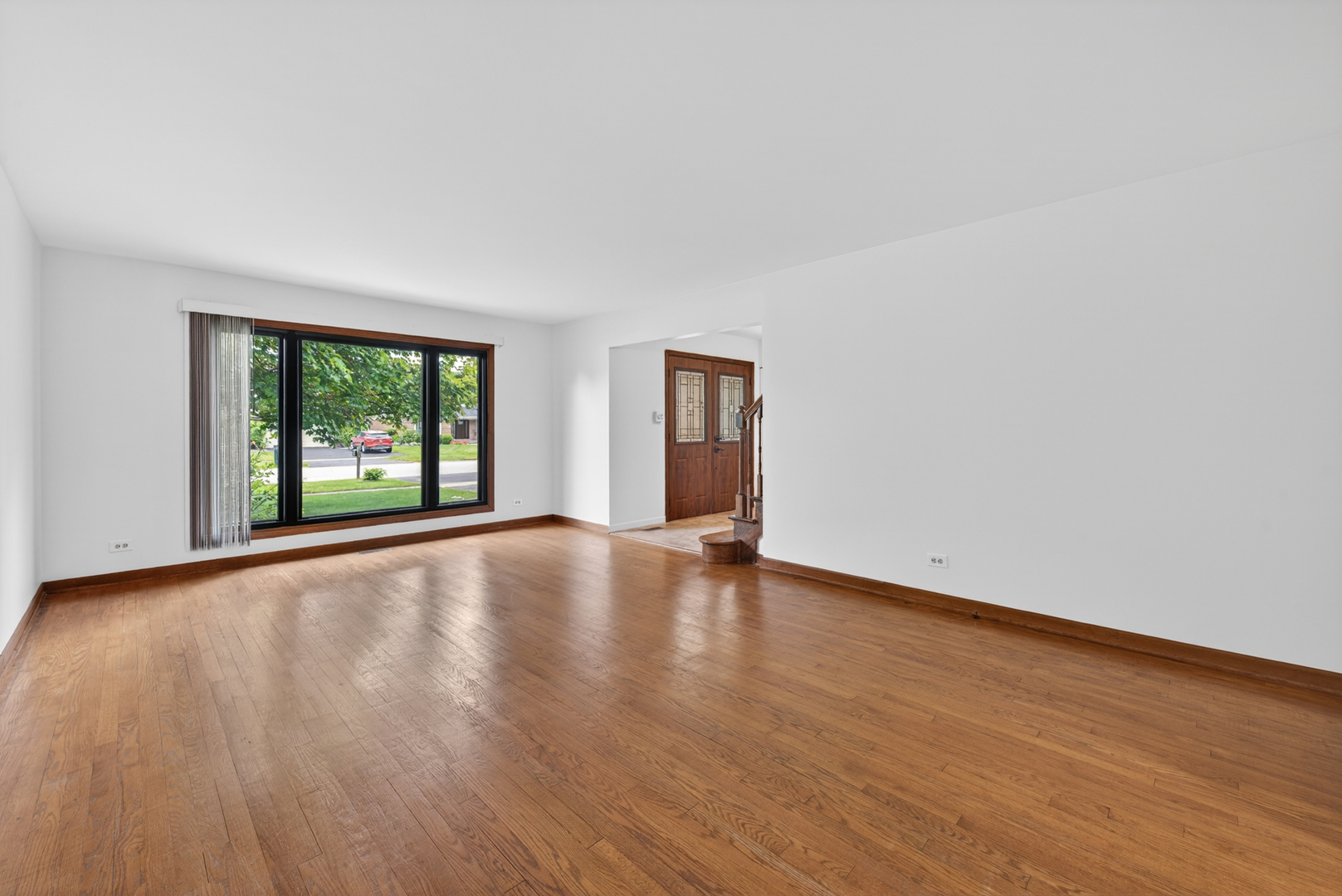 1717 N Burning Bush Lane, Mount Prospect, IL 60056