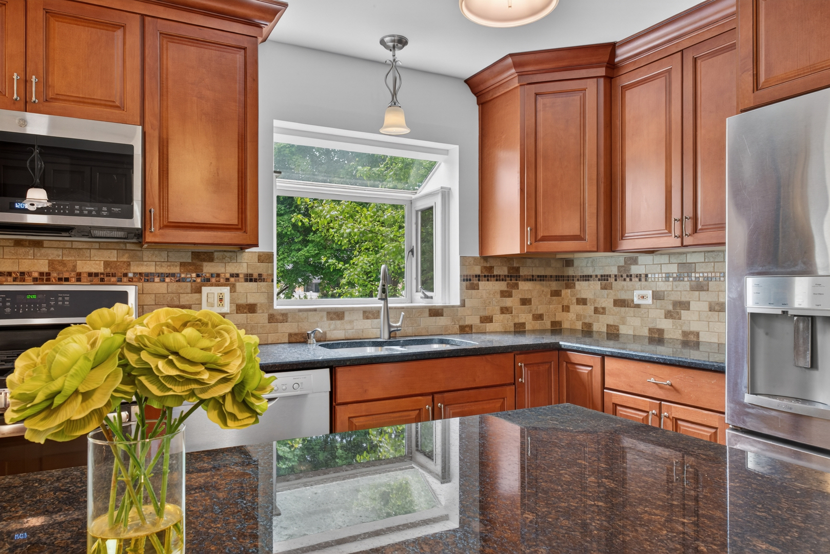 1717 N Burning Bush Lane, Mount Prospect, IL 60056